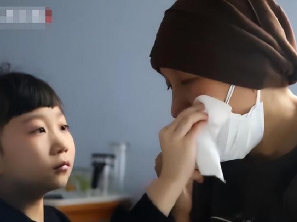 Chuyện cảm động về bé gái 8 tuổi cứu mẹ khỏi tay tử thần