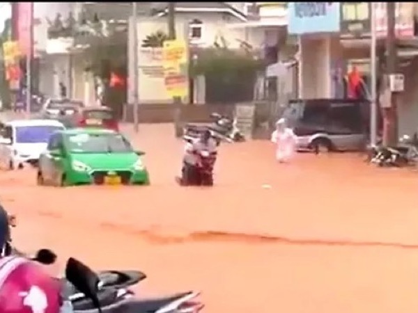 Ngày đầu nghỉ lễ 2-9: Đà Lạt ngập nặng sau mưa lớn