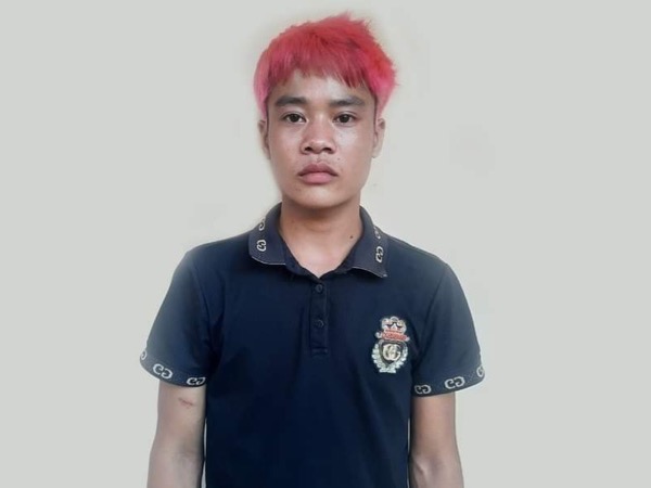 Bắt giam thanh niên tóc đỏ phỉnh 'bạn gái' nhí vào nhà nghỉ