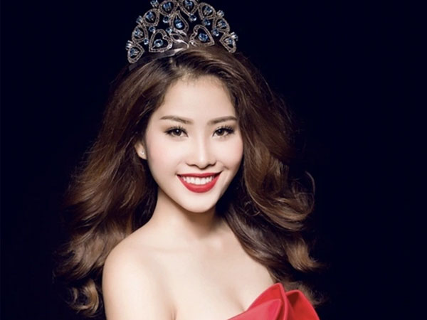 Nam Em bán đấu giá vương miện hoa khôi, chuyện gì đang xảy ra?