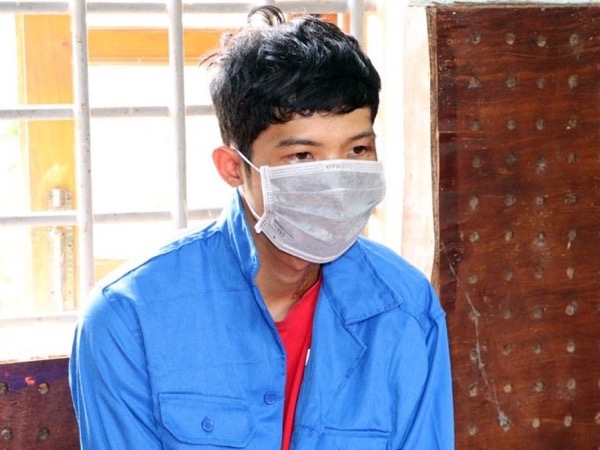 Nam thanh niên tạt xăng thiêu sống mẹ kế và em trai