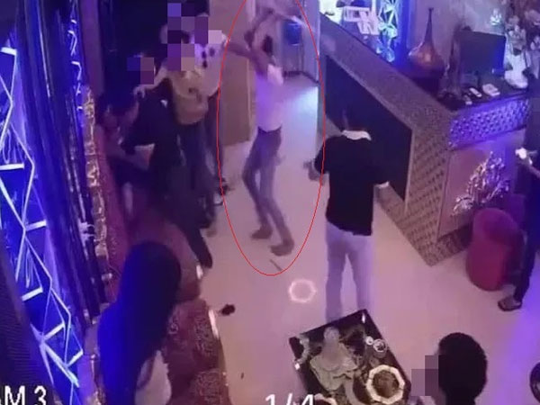 Đập phá cơ sở karaoke vì mâu thuẫn với người tình