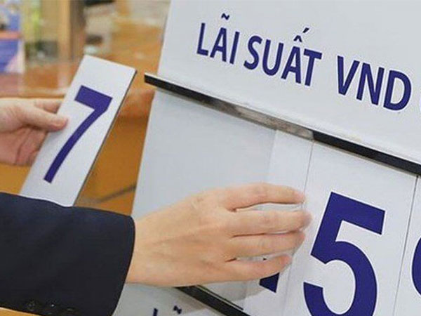 Lãi suất gửi tiết kiệm ngân hàng tiếp tục tăng cao