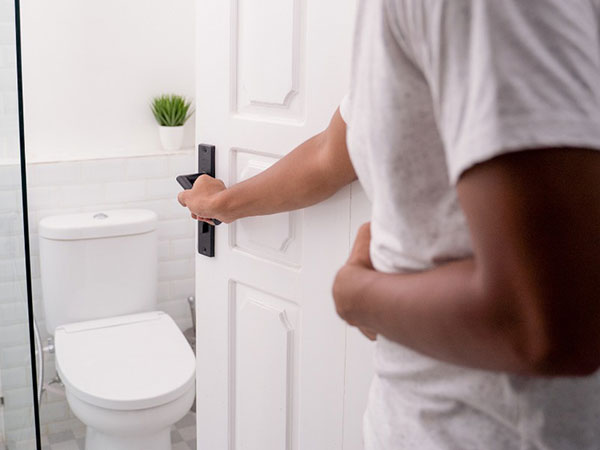 Đi tiểu nhiều lần tưởng thận yếu, hoá ra mắc ung thư: Những dấu hiệu bệnh không được bỏ qua kẻo 'hối mấy cũng muộn'