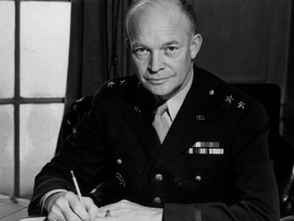 Kỳ bí cựu Tổng thống Mỹ Eisenhower 5 lần 'chạm trán' người ngoài hành tinh