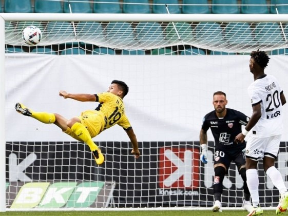Quang Hải cùng Pau FC đối đầu đội bóng giàu thành tích nhất nước Pháp