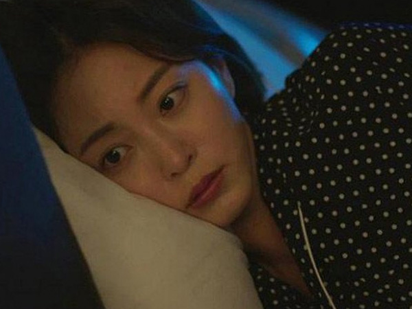 Đêm muộn chồng cũ gõ cửa xin ngủ nhờ, 3h sáng tôi hoảng loạn lao ra khỏi nhà