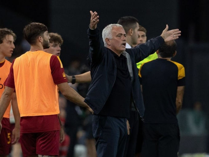 Mourinho: 'Thà thua 0-4 còn hơn thua 4 trận 0-1'