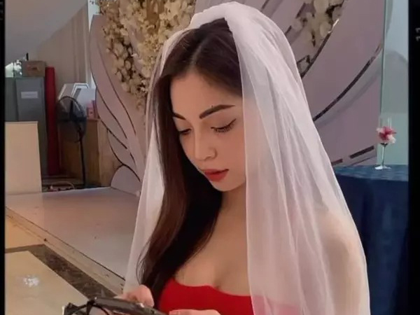 Cuộc sống bồ cũ hot girl sau 3 năm chia tay Quang Hải