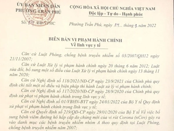 Lập biên bản vi phạm hành chính phụ huynh không cho con tiêm vắc xin Covid-19