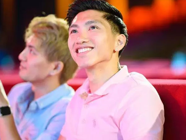 Đoàn Văn Hậu dính thị phi, đăng ảnh sống ảo liền bị mắng gắt