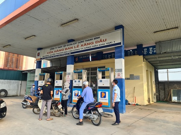 Thêm 5 doanh nghiệp đầu mối xăng dầu bị tước giấy phép