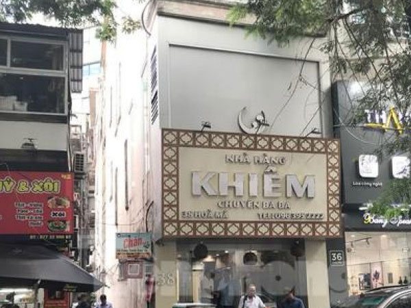 Quán phở, cà phê ở Hà Nội bị phạt vì nhân viên không cắt ngắn móng tay