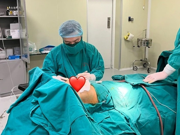 Cô gái trẻ ở Hà Nội ngực nứt toác, chảy mủ sau khi chi 20 triệu đồng thu gọn 'vòng 1' tại spa