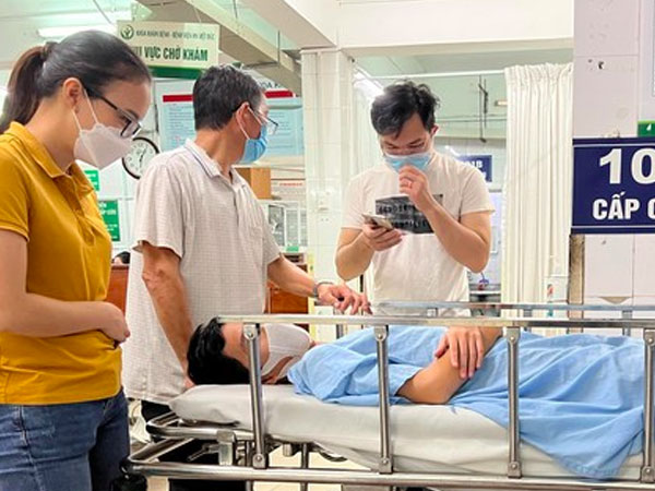 Xác minh khẩn vụ bé trai mất 10 triệu cắt bao quy đầu nhưng bị tai biến nặng
