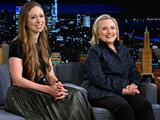 Bà Hillary Clinton tiết lộ từng bỏ quên con gái trong Điện Kremlin