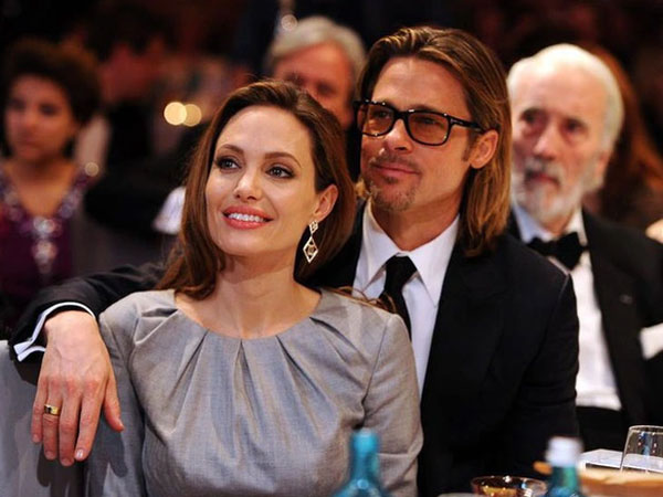 Angelina Jolie bị khui tự tung ảnh ngoại tình với Brad Pitt