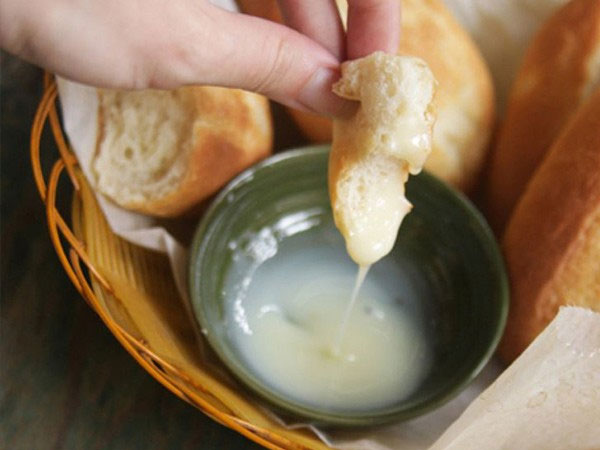 7 tác hại bất ngờ khi ăn bánh mì vào bữa sáng thường xuyên, ngay cả bác sĩ tiêu hóa Nhật Bản cũng khuyên hạn chế