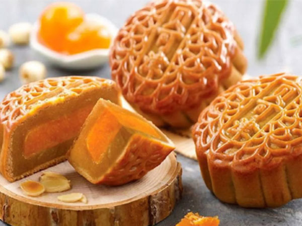 Ăn một chiếc bánh trung thu 'béo' gấp đôi bát bún mọc: Chuyên gia chỉ cách ăn thả ga mà không lo tăng cân