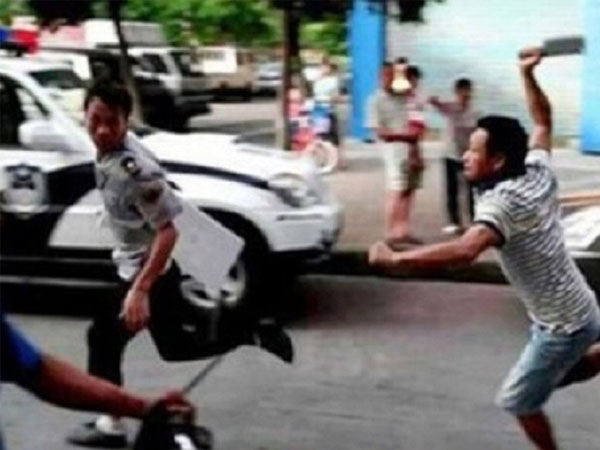 Nghi bị 'cướp người yêu', dùng dao chém bạn thân