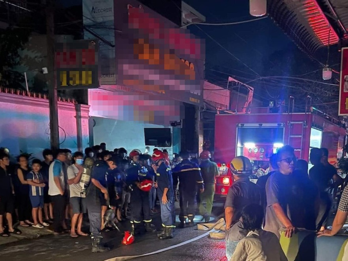 Quán karaoke ở Đồng Nai cháy ngùn ngụt, cảnh sát đang rà soát tìm kiếm người bên trong