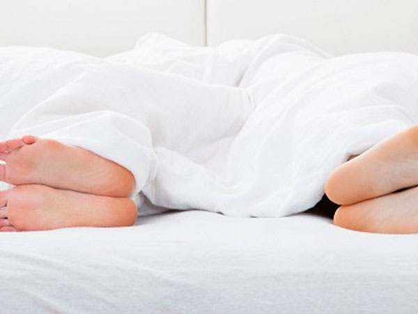 Điều gì khiến quý ông hừng hực 'lửa yêu' sau tuổi 50 còn phụ nữ thì ít đi?
