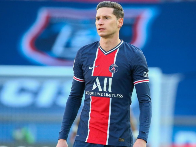 Kẻ bị PSG 'hắt hủi' trở thành người hưởng lương cao nhất giải Bồ Đào Nha