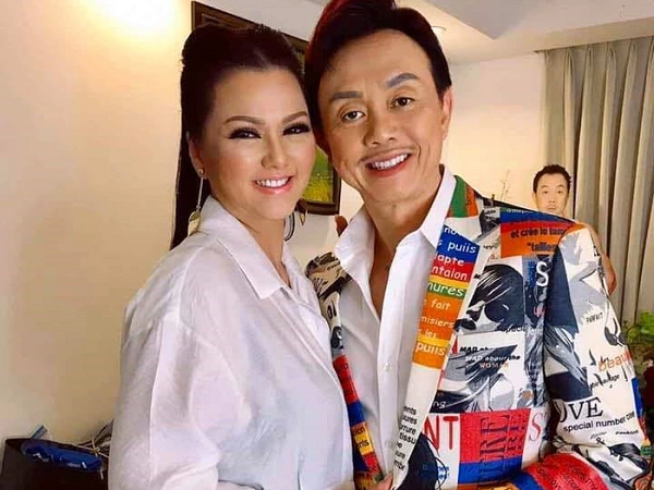 Phương Loan mặc lại áo cũ của NS Chí Tài khi chạy show khiến fan nghẹn ngào