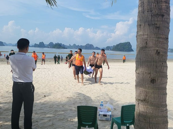 Cô gái trẻ tử vong ở bãi tắm Hòn Gai, nghi do rơi khỏi mô tô nước giữa đêm