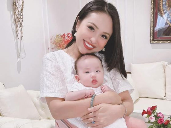 MC Vân Hugo thông báo tuyển vú em lương 20 triệu/tháng khiến dân mạng xôn xao