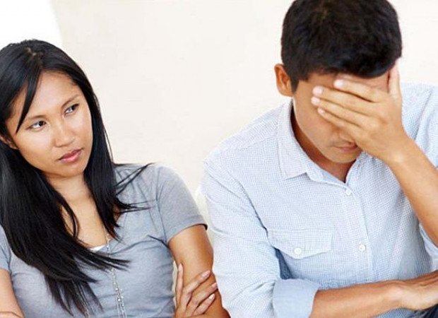 Chồng thất nghiệp vẫn đưa tiền cho vợ đều, biết lý do tôi sốc nặng