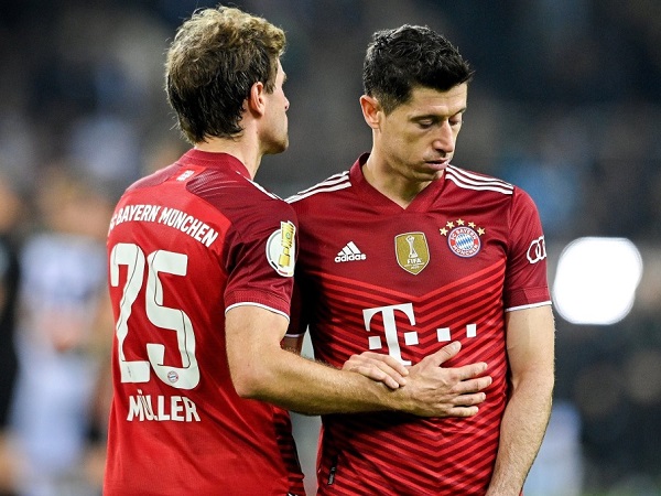 Bayern lục đục nội bộ trước khi đấu Barca, Mane nhắc nhở Muller không chuyền cho Lewandowski