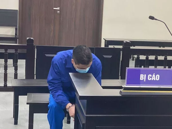 Trốn trong hầm để xe trung tâm thương mại, tấn công người phụ nữ để cướp ôtô