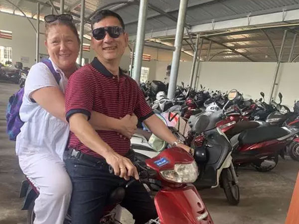 Đặng Văn Lâm khoe ảnh hiếm mẹ ruột người Nga, ngoại hình gây sốt