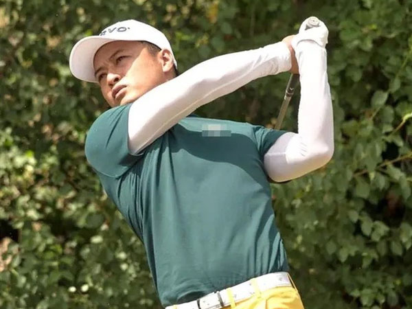 Hết tụ tập bạn bè, Hồng Đăng lại vui vẻ đi chơi golf hậu ồn ào ở Tây Ban Nha