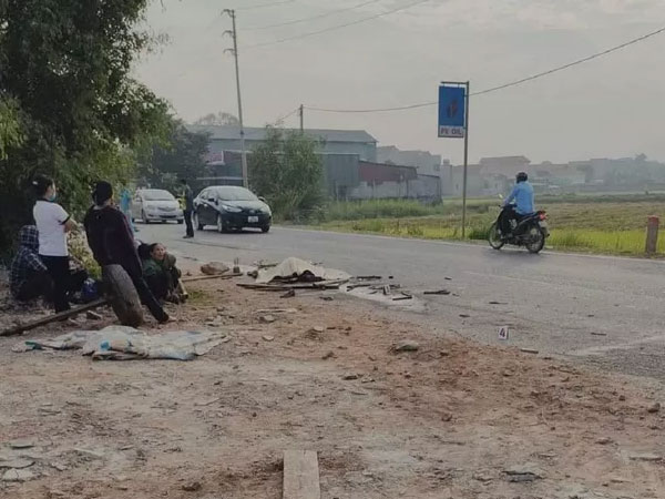 Xe tải tông chết người phụ nữ rồi bỏ trốn