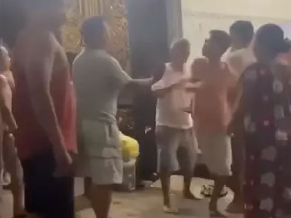 Hỗn chiến vì hàng xóm hát karaoke như tra tấn lỗ tai suốt 1 tuần