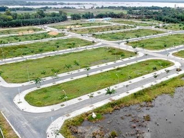 Căn hộ đất nền ế ẩm, nhà phố giảm giá vì… hết tiền