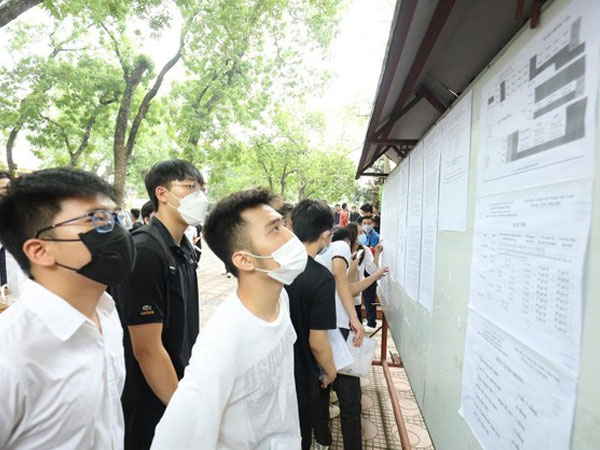 Tuyển sinh ÐH 2022: 9,5 điểm mỗi môn vẫn trượt