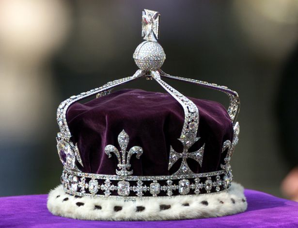 Vua Charles III thừa kế vương miện gắn viên kim cương 'bị nguyền rủa' nổi tiếng nhất lịch sử