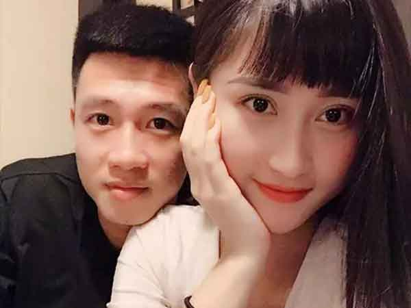 Cầu thủ nổi tiếng tuyển Việt Nam lấy vợ, cô dâu cực xinh