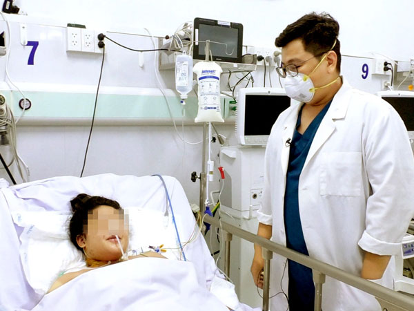 Thiếu nữ 17 tuổi suy hô hấp suýt tử vong mà không rõ nguyên nhân