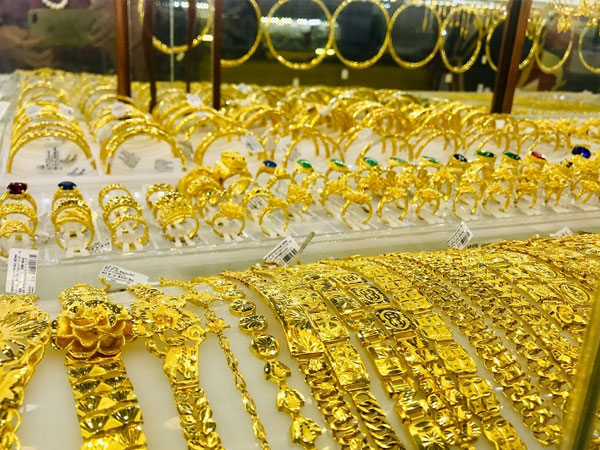 Giá vàng hôm nay 18/9: Kết thúc tuần giảm giá mạnh nhất