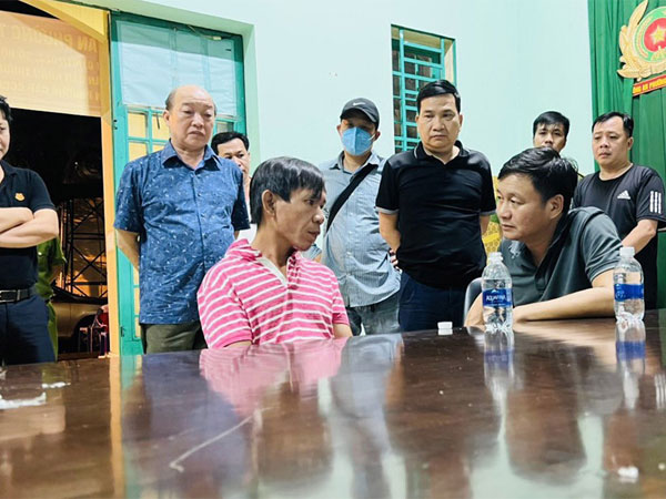 Cướp ngân hàng chấn động, từ mua xe phân khối lớn đến giả thọt chân tẩu thoát