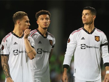 Hơn nửa đội hình MU bị ngộ độc sau trận đấu ở Europa League