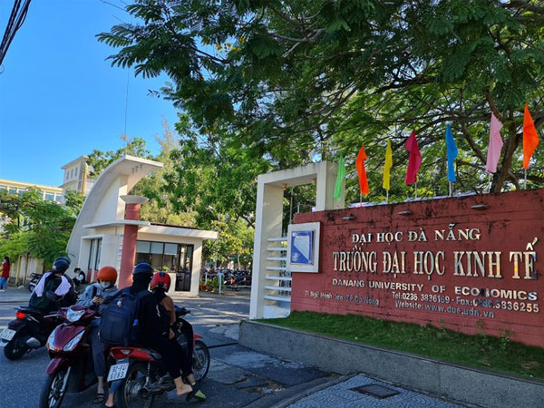 Vụ giảng viên đại học nhờ sinh viên thi hộ: Giám đốc Đại học Đà Nẵng nói ‘rà soát hết lại rồi, không có gì bất thường’