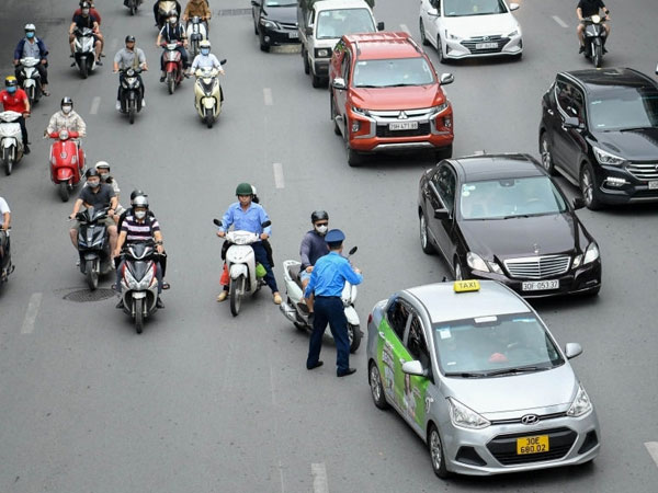 Sở GTVT Hà Nội đề xuất tiếp tục thí điểm phân làn đường Nguyễn Trãi đến cuối năm