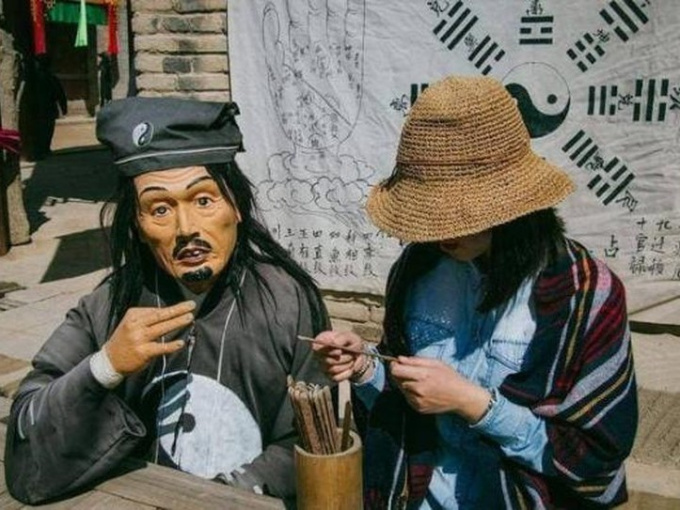 Cổ nhân dạy: 'Đàn ông sợ tai vểnh, đàn bà sợ lộ mũi'