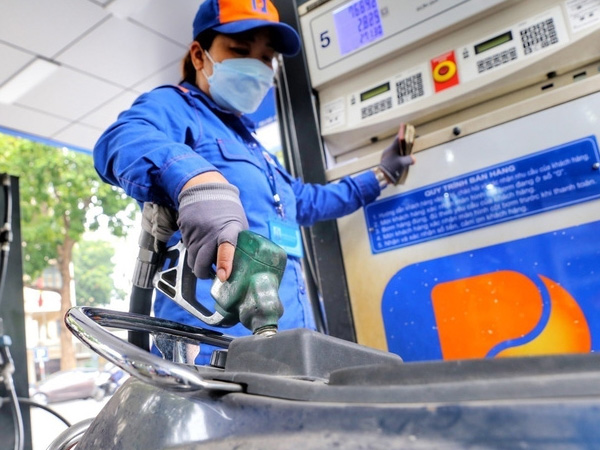 Chiết khấu 0 đồng, doanh nghiệp bán lẻ xăng dầu đồng loạt kêu cứu