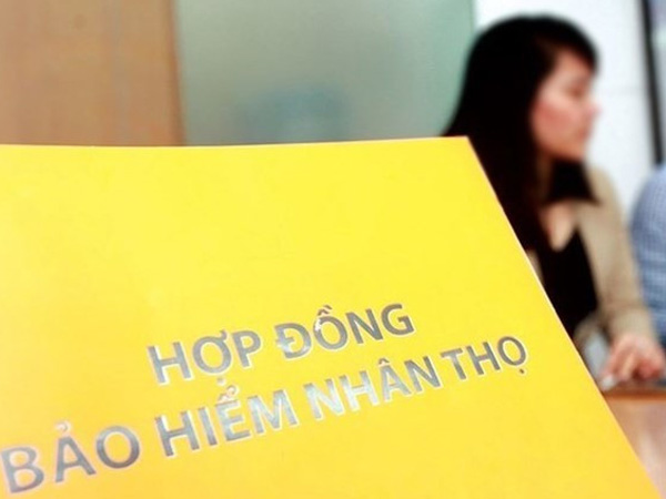 850 triệu gửi tiết kiệm bỗng trở thành tiền nộp hợp đồng bảo hiểm